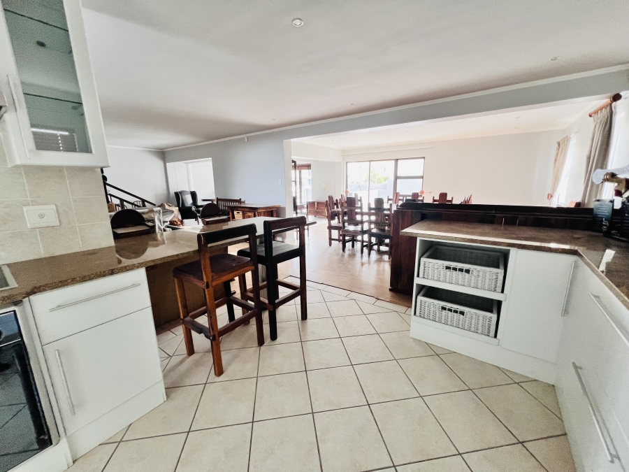 7 Bedroom Property for Sale in Myburgh Park Western Cape